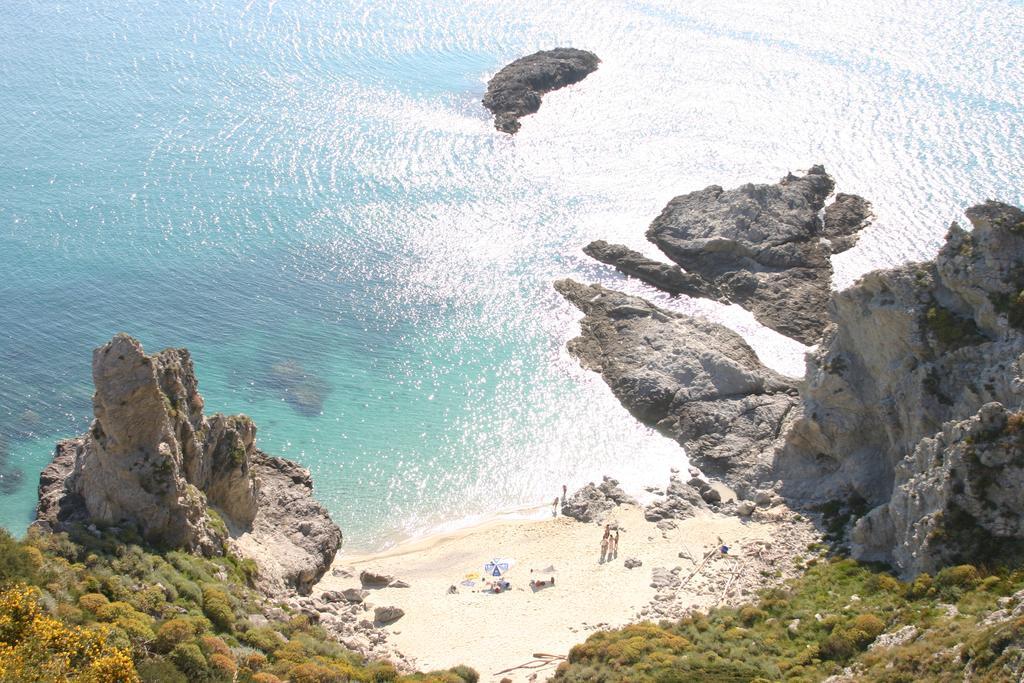 A Turri Hotell Capo Vaticano Exteriör bild