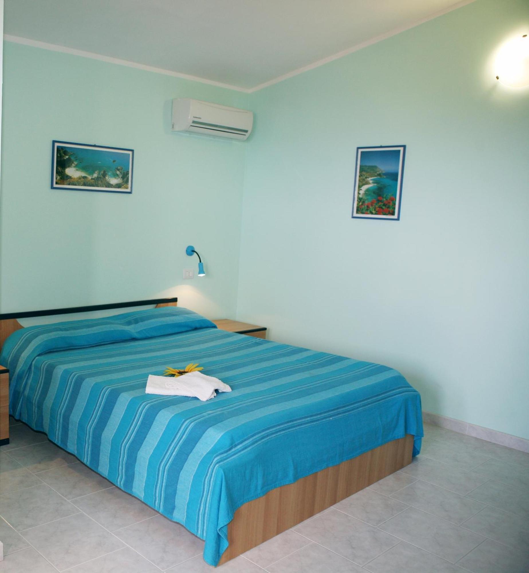 A Turri Hotell Capo Vaticano Exteriör bild