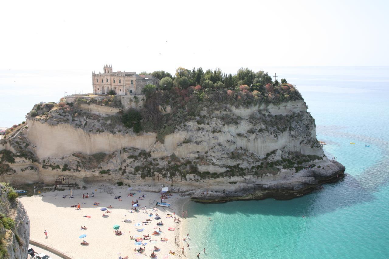 A Turri Hotell Capo Vaticano Exteriör bild