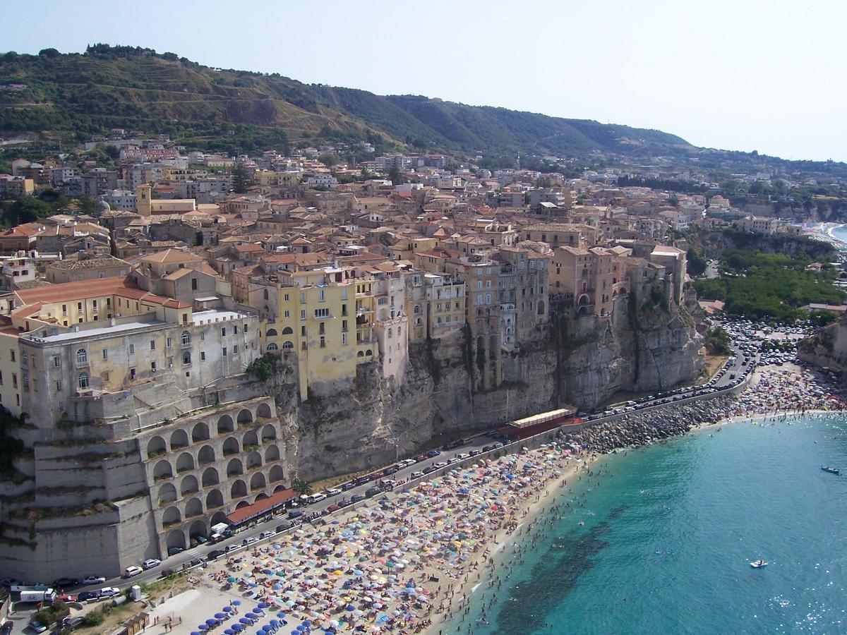 A Turri Hotell Capo Vaticano Exteriör bild