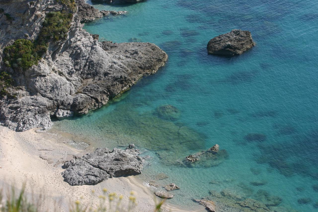 A Turri Hotell Capo Vaticano Exteriör bild
