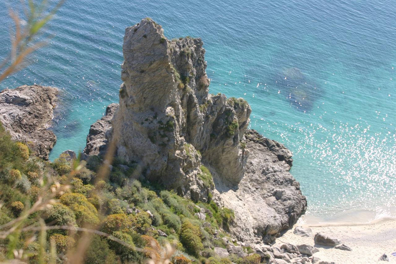 A Turri Hotell Capo Vaticano Exteriör bild