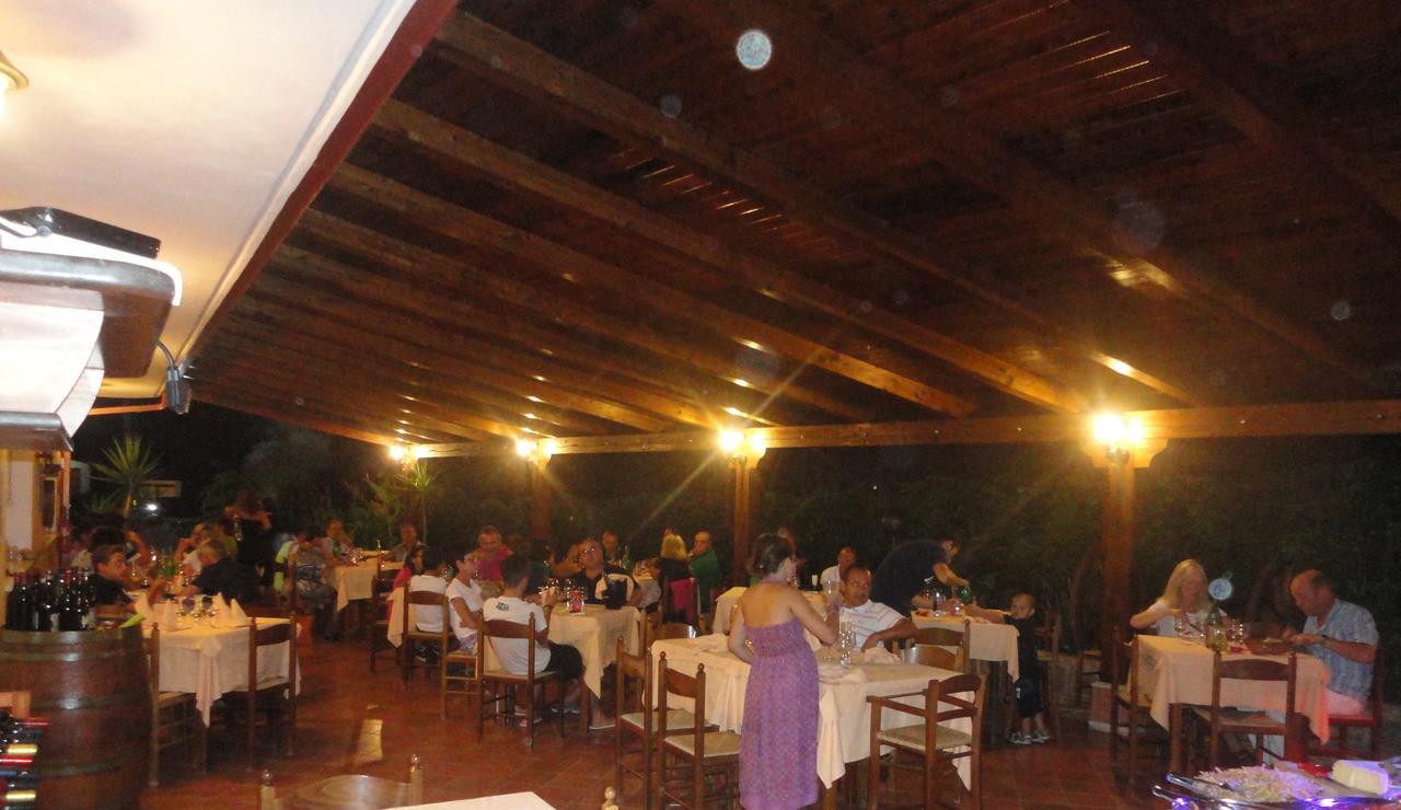 A Turri Hotell Capo Vaticano Exteriör bild