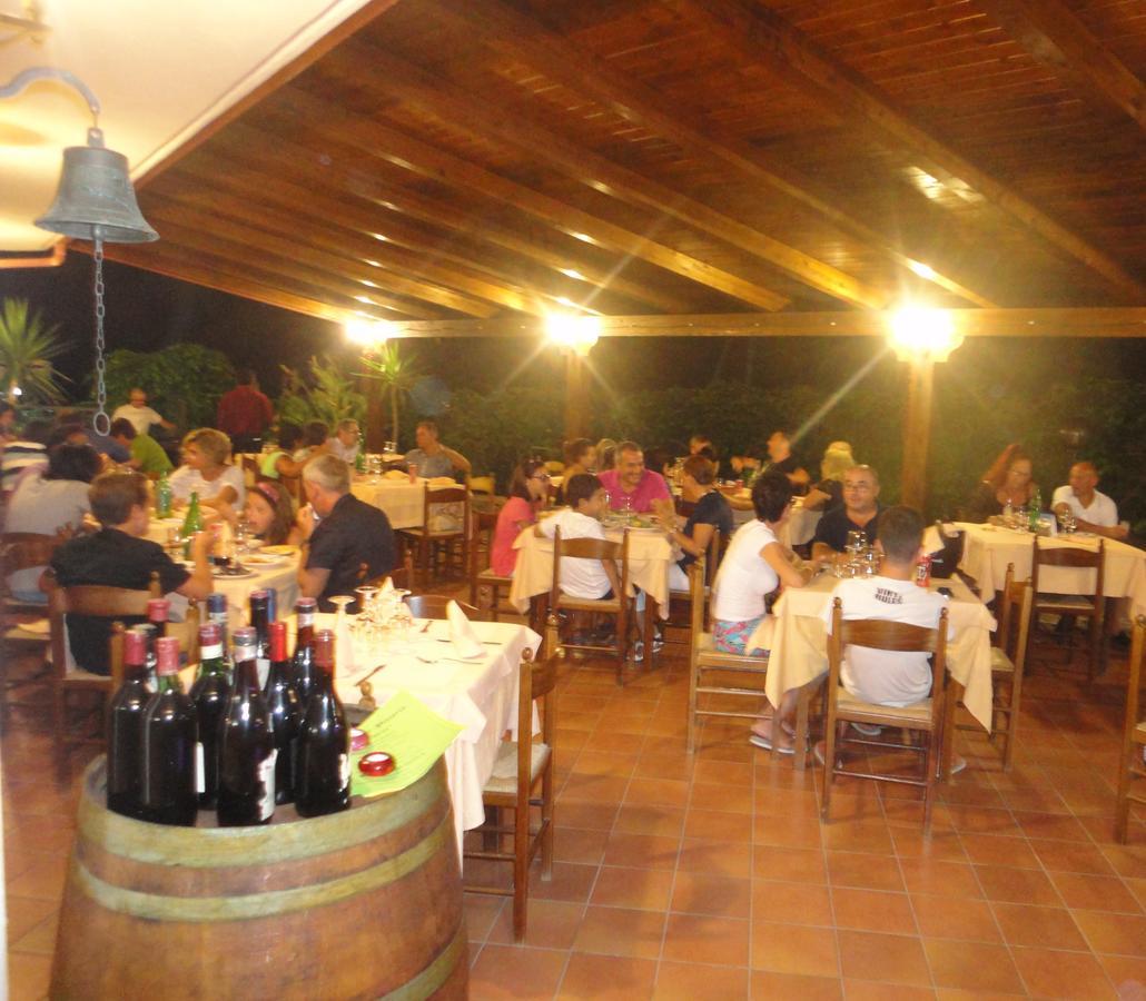A Turri Hotell Capo Vaticano Exteriör bild