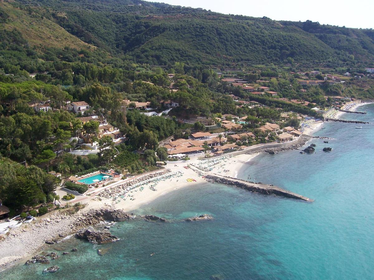 A Turri Hotell Capo Vaticano Exteriör bild